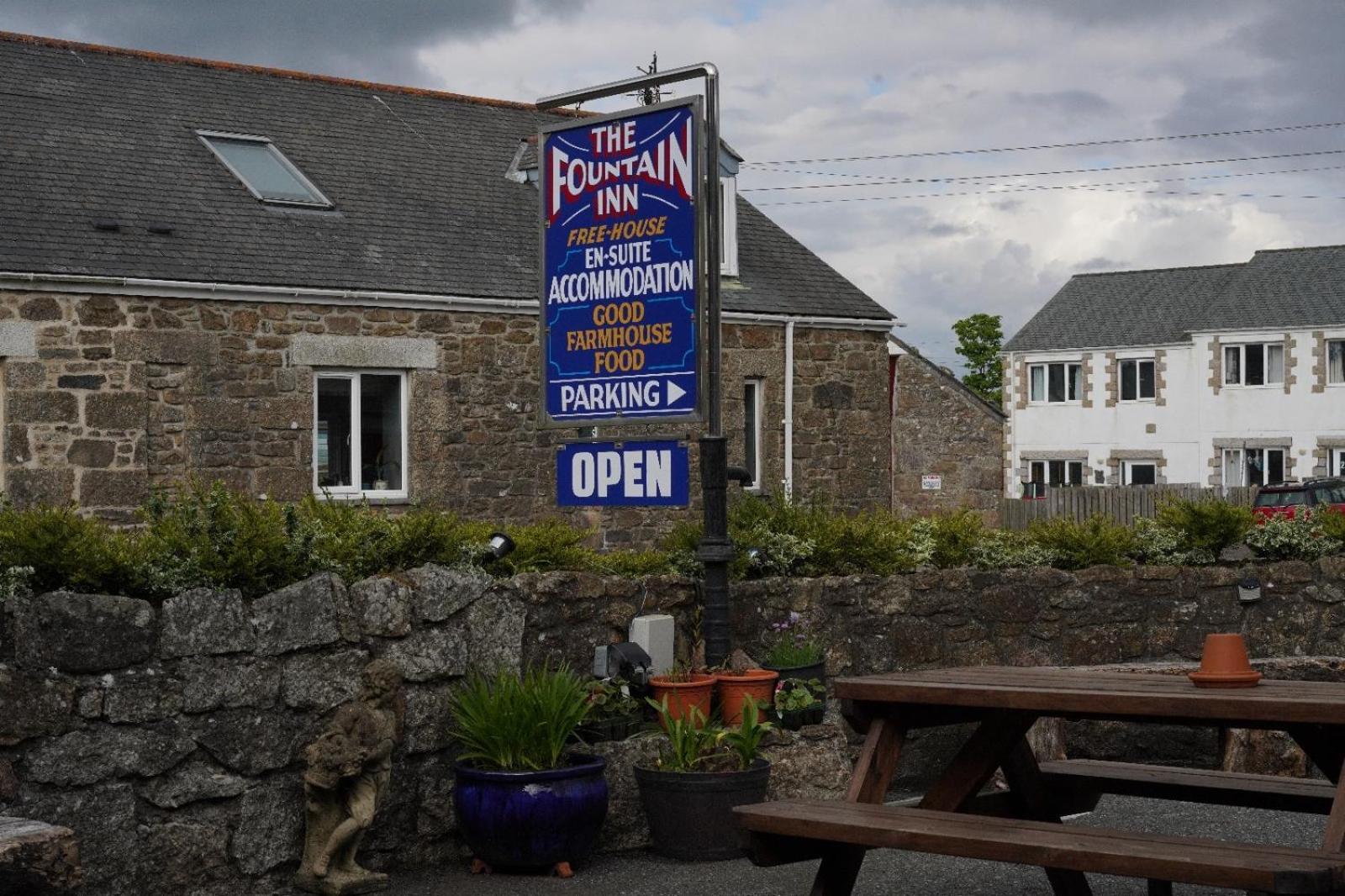 The Fountain Inn Madron Exterior photo