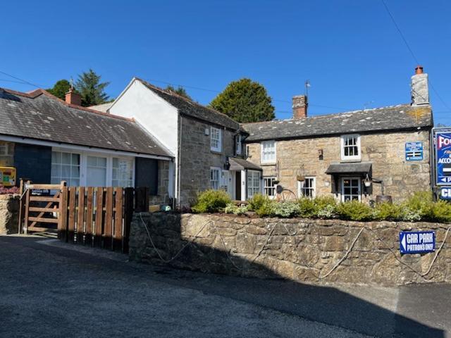 The Fountain Inn Madron Exterior photo